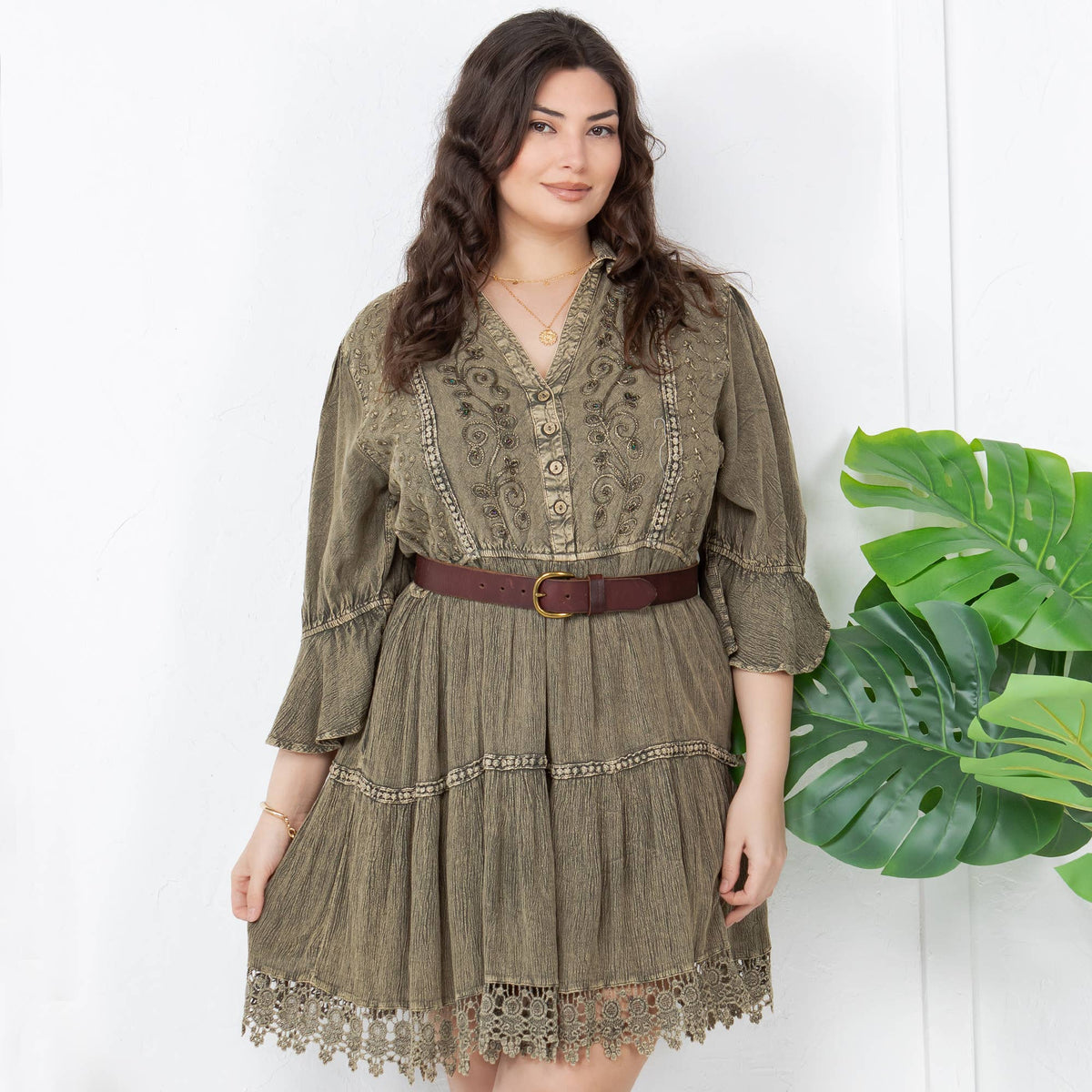 Vintage Romance: Stone-Washed Baby Doll Dress with V-Neck
