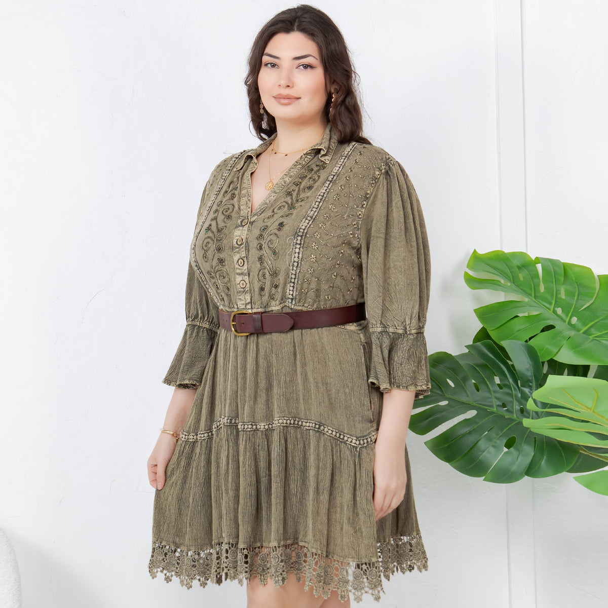 Vintage Romance: Stone-Washed Baby Doll Dress with V-Neck