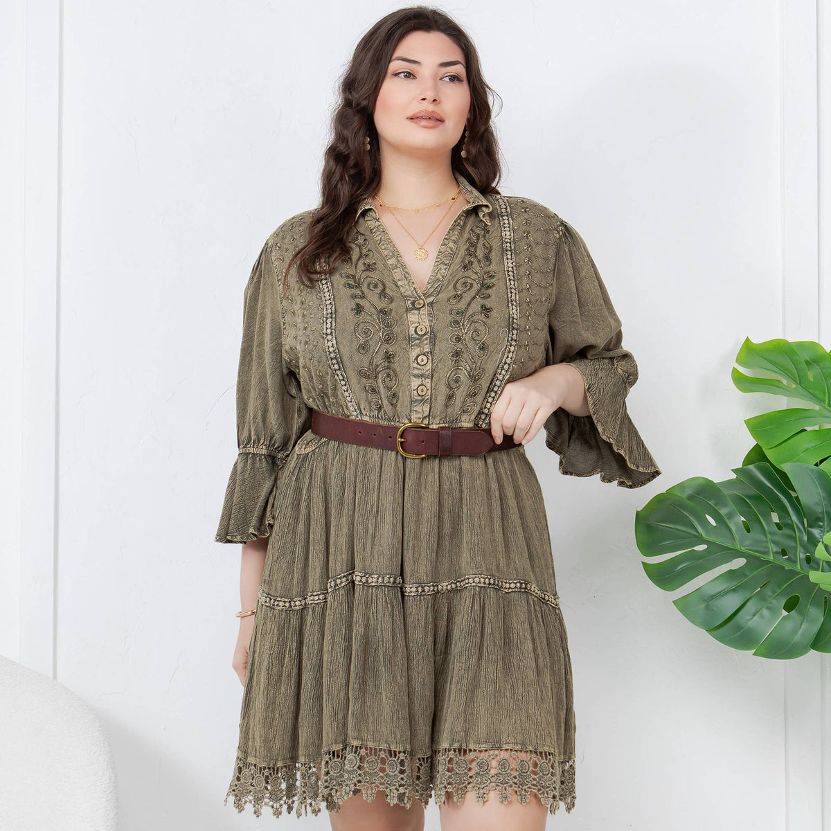 Vintage Romance: Stone-Washed Baby Doll Dress with V-Neck